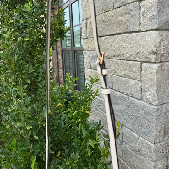 ✨NEW MICHAEL MICHAEL KORS Beige Monogram Mini Cora Crossbody Bag ✨ - Picture 6 of 13